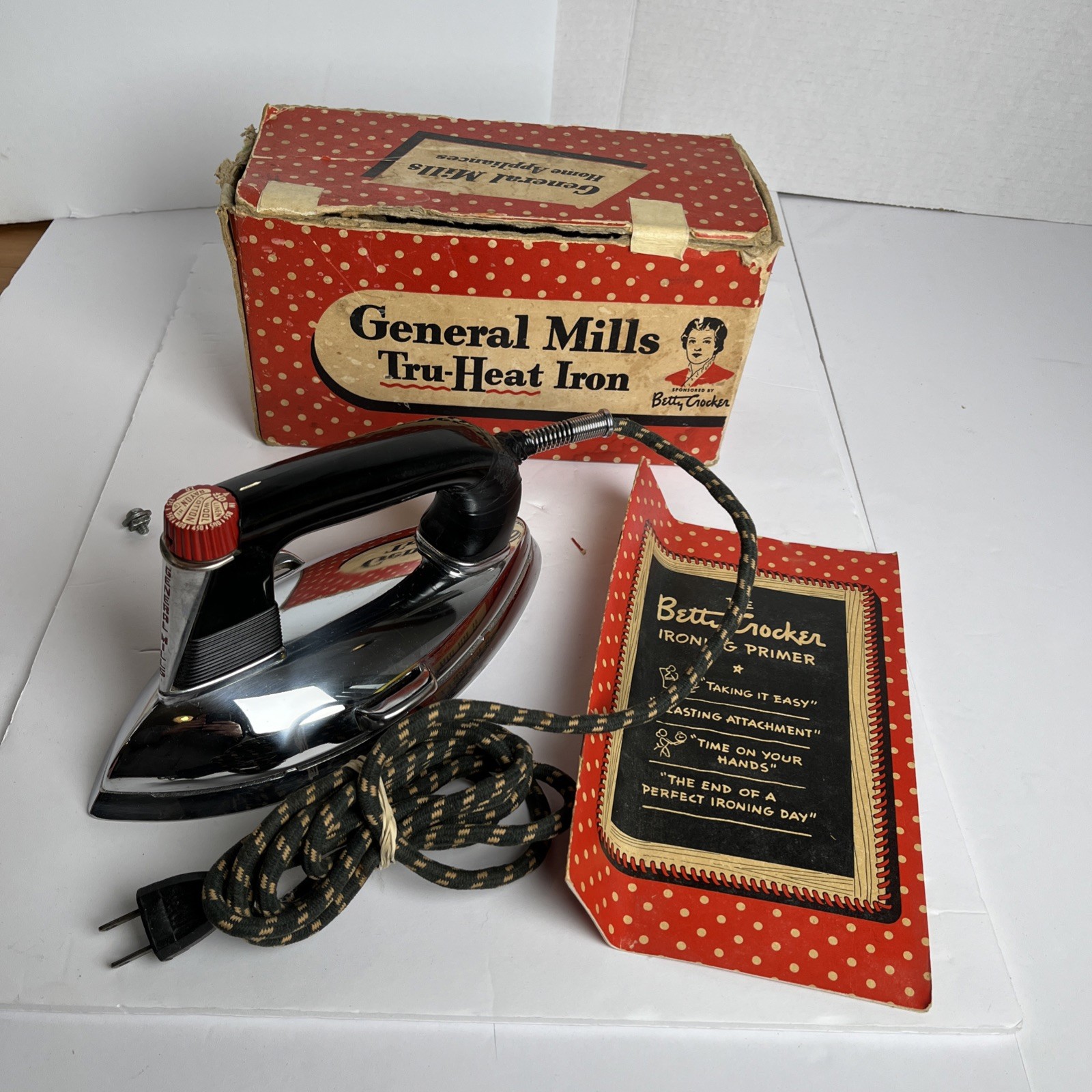 Vintage General Mills Betty Crocker Tru-Heat Iron in Box & Manual WORKS READ*