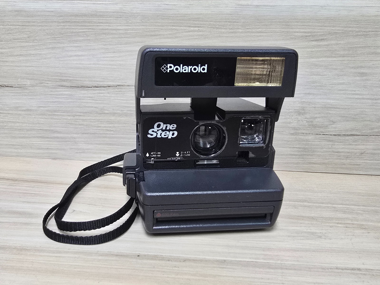 Polaroid One Step Camera With Built in Flash 600 Film