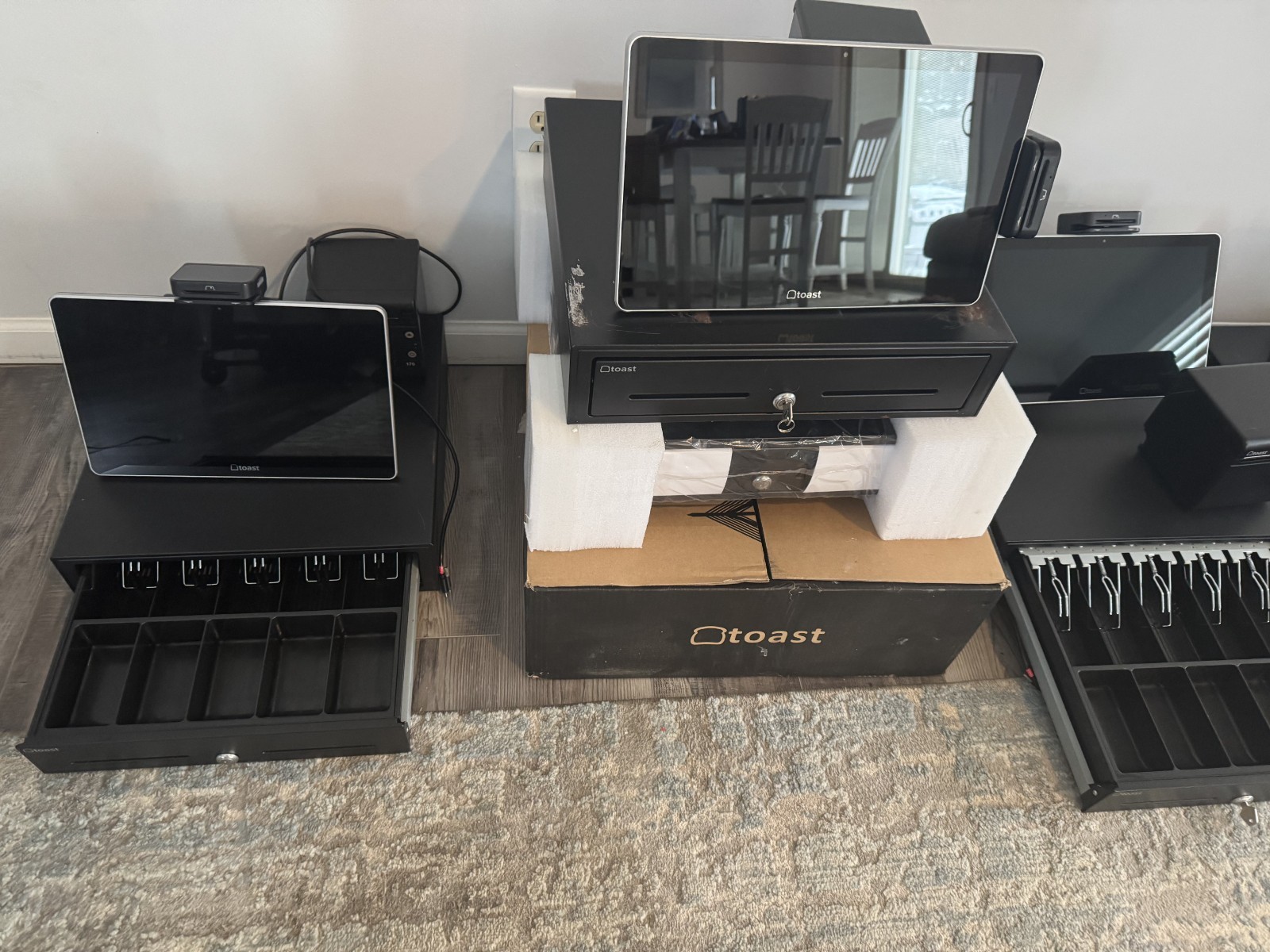1 Toast Flex POS System Touch Screen ,Printer, card reader, Cash Drawer/cables