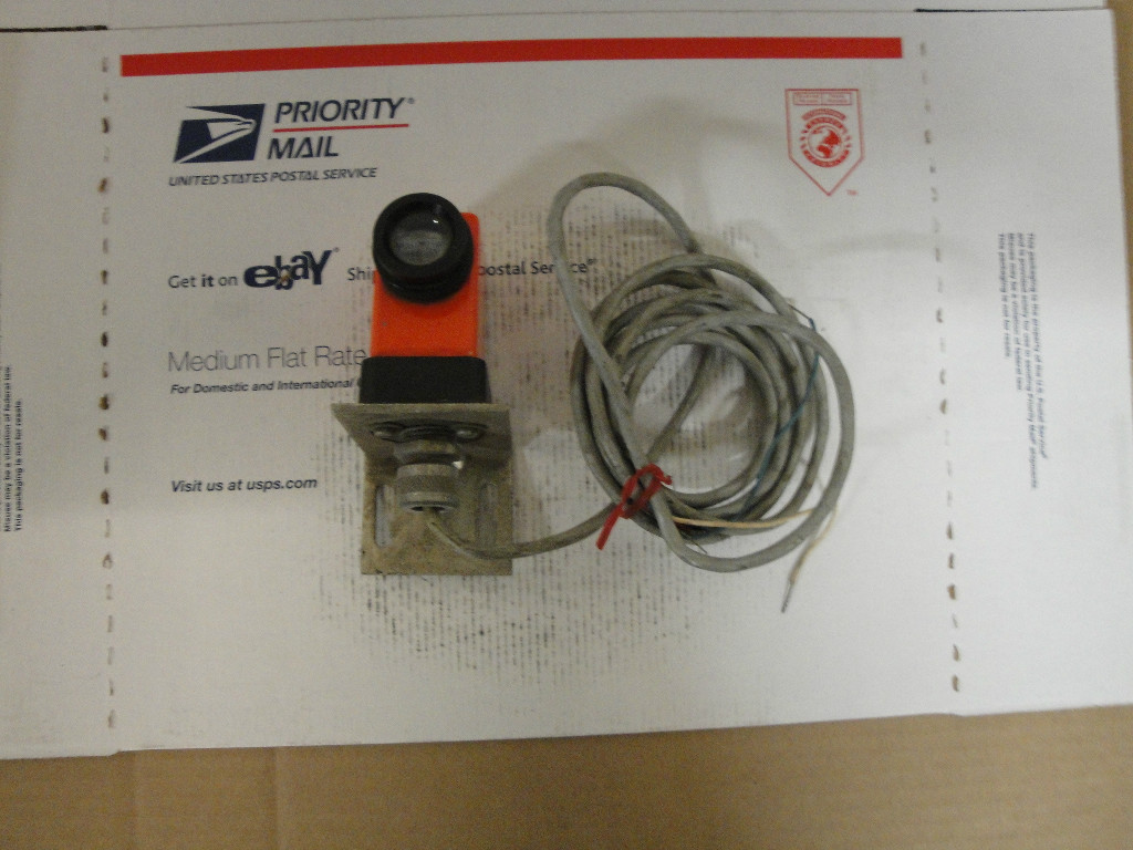 NEW HONEYWELL MICRO SWITCH R3-ABG SENSOR