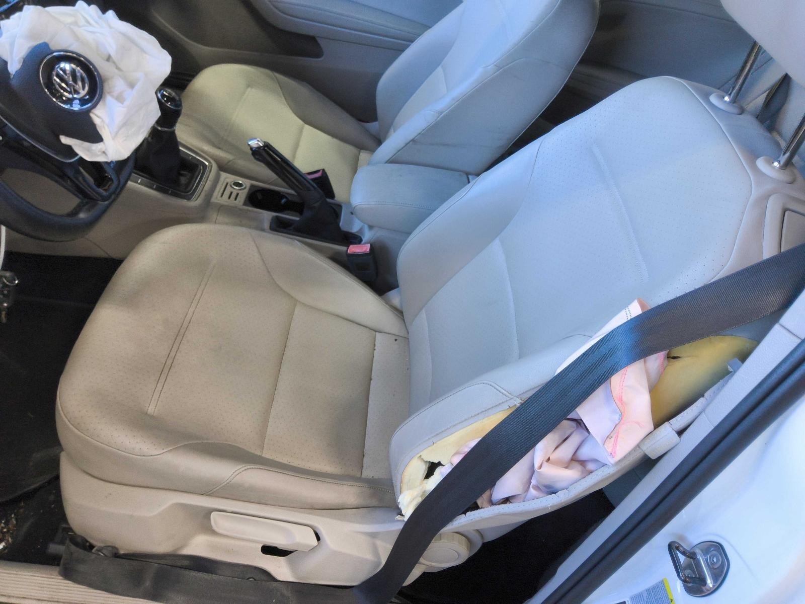 Used Battery Tray fits: 2015 Volkswagen Golf Grade A