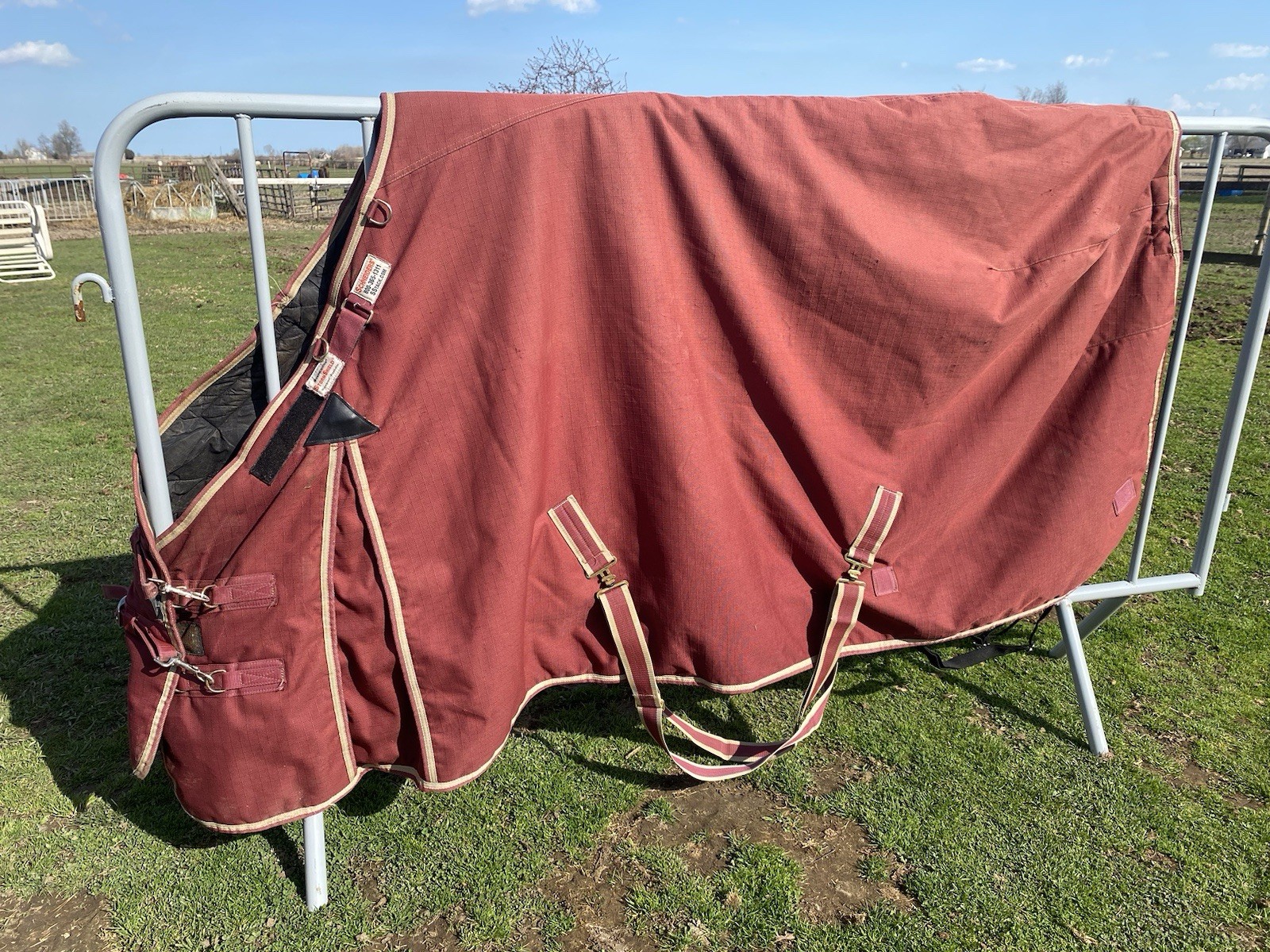 Used 80" Schneiders Stormshield heavy weight turnout blanket