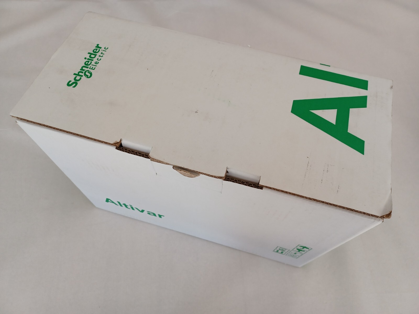Schneider Electric Altivar Process ATV930U22N4 / 088327 BNIB