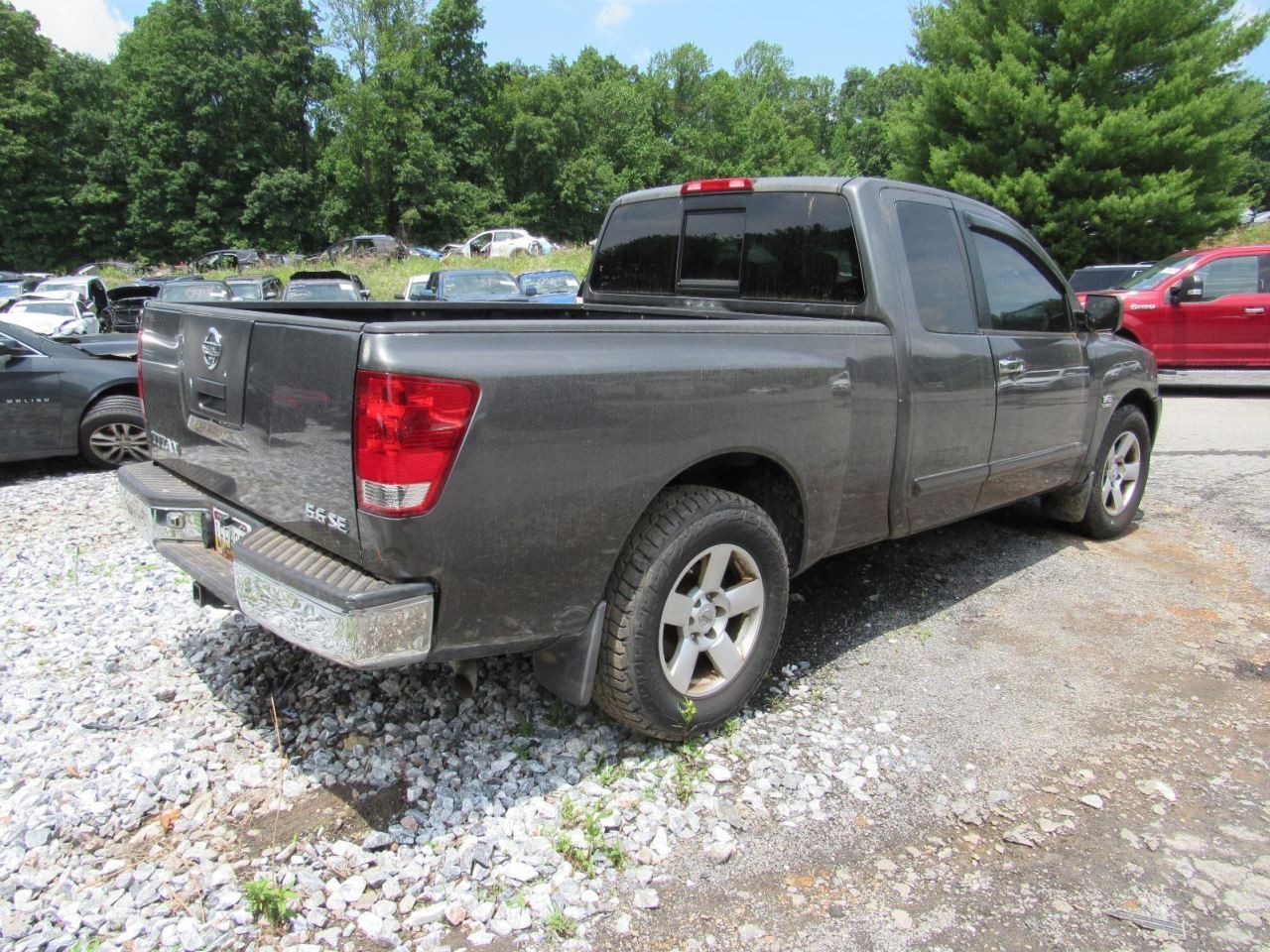 TITAN 2004 Glove Box 1055662