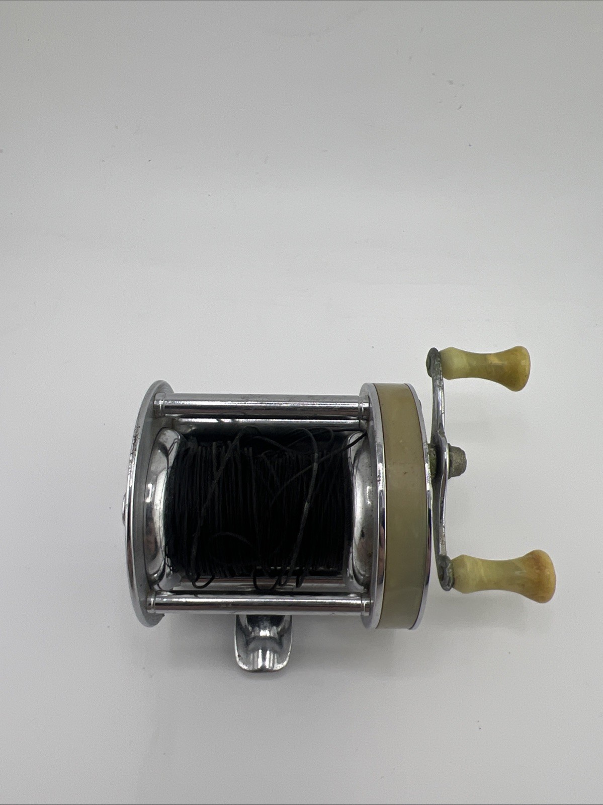 Vintage 1958 Shakespeare Triumph Model FE Fishing Reel