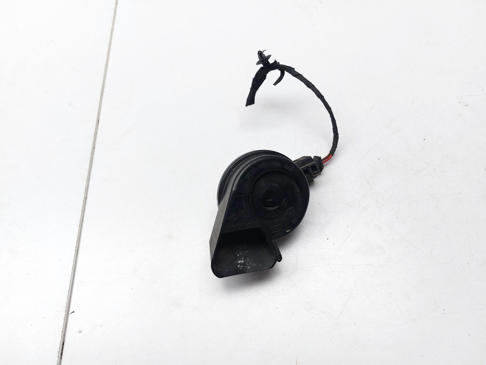 AUDI TT MK3 FV 2015 HIGH TONE HORN SIREN SIGNAL ALARM 8S0951223