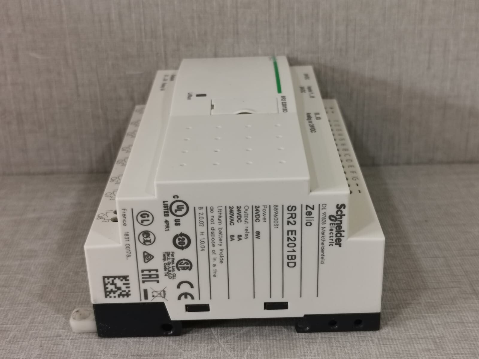 SCHNEIDER ELECTRIC ZELIO SR2 E201BD COMPACT SMART RELAY