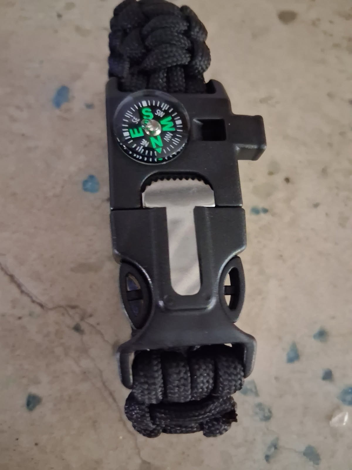 Paracord Survival Tactical Braclet.  10"...Compass,Dragon Teeth, Fire Starter