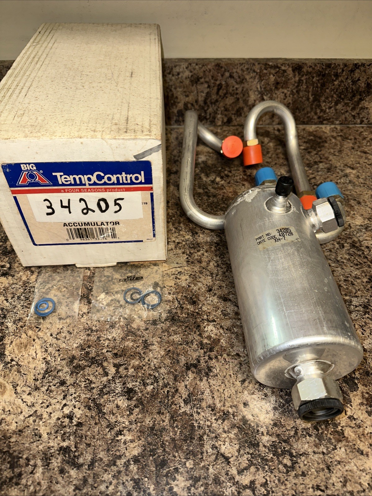 *🇺🇸BIG A/FOUR SEASONS 34205 ACCUMULATOR 84-85 OLDS PONTIAC tap Desc