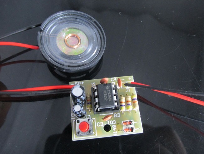 1PCS NE555 Buzzer Tone Generator Oscillator Buzz Suite Trousse LED  NEW
