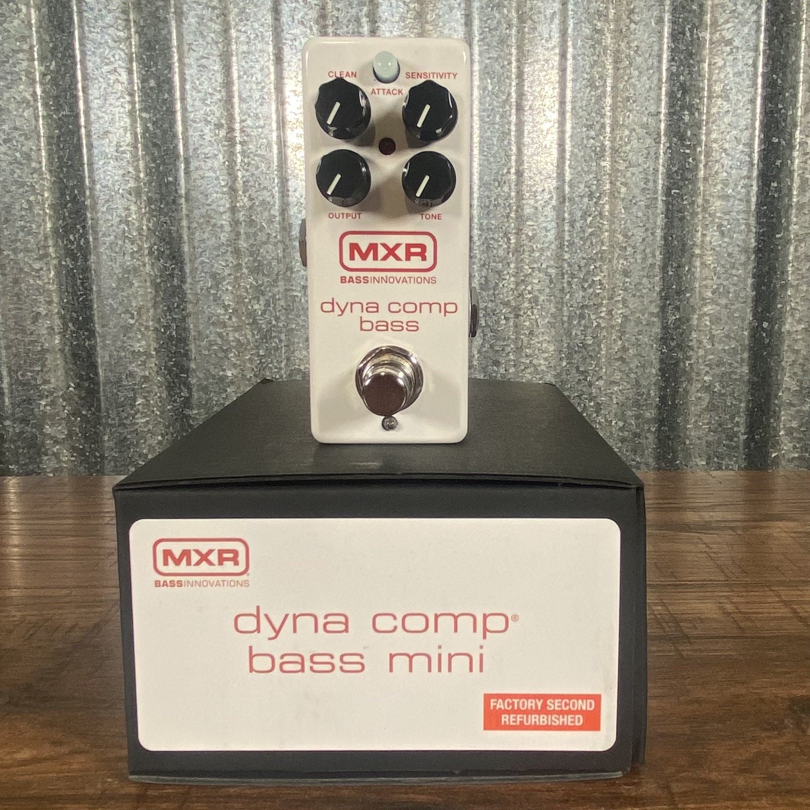 Dunlop MXR M282 Dyna Comp Bass Mini Compressor Effect Pedal B Stock