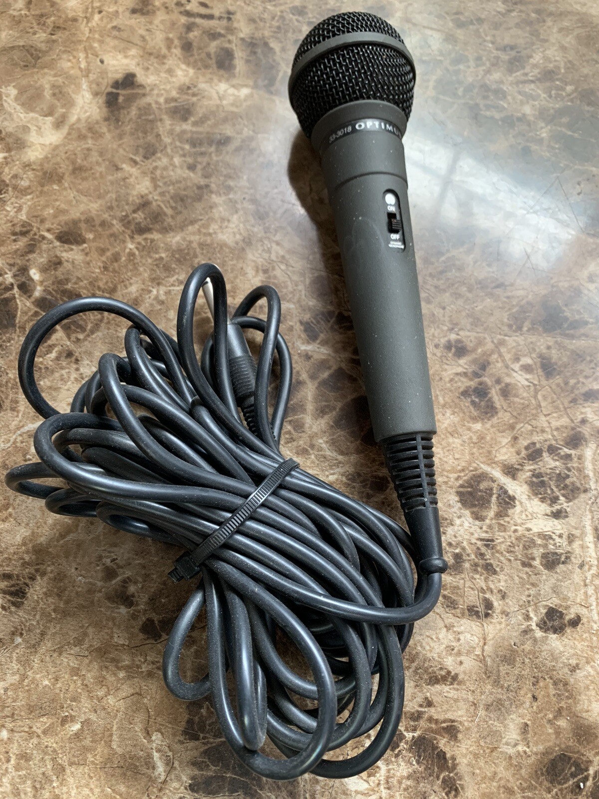 RadioShack Unidirectional Dynamic Microphone 33-3018 20.5' Cord Professional