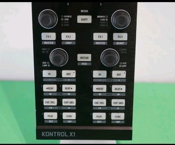 Used Native Instruments Traktor Kontrol X1 MK1 w/Cord