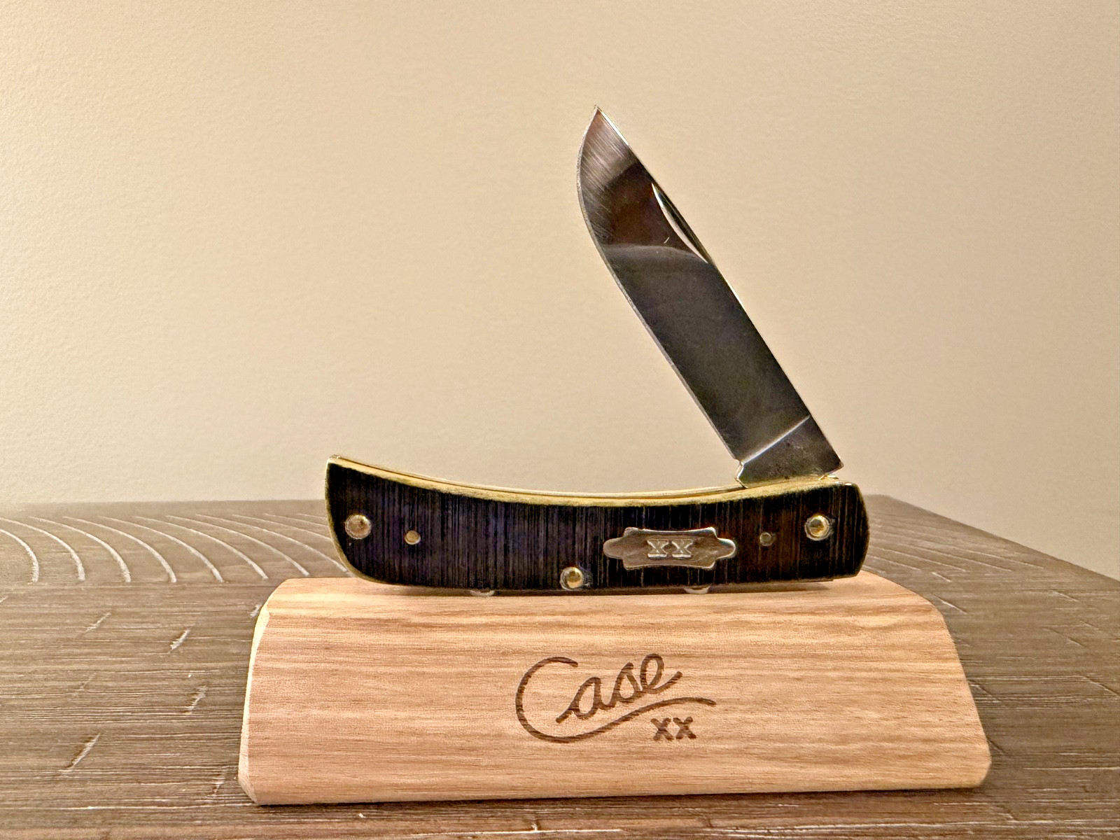 Case XX 39233 Olive Green Bone Sawcut Jig Sod Buster Jr.