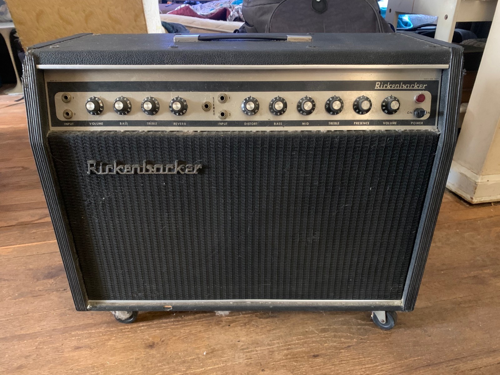 Vintage Rickenbacker TR100 Solid State Guitar Amp - Powers on - Parts Repair