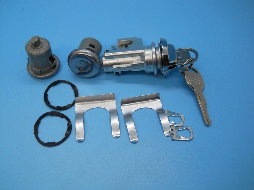 73 74 75 76 77 78 79 Chevrolet GMC Truck Glove Box and door Locks 2 GM Keys