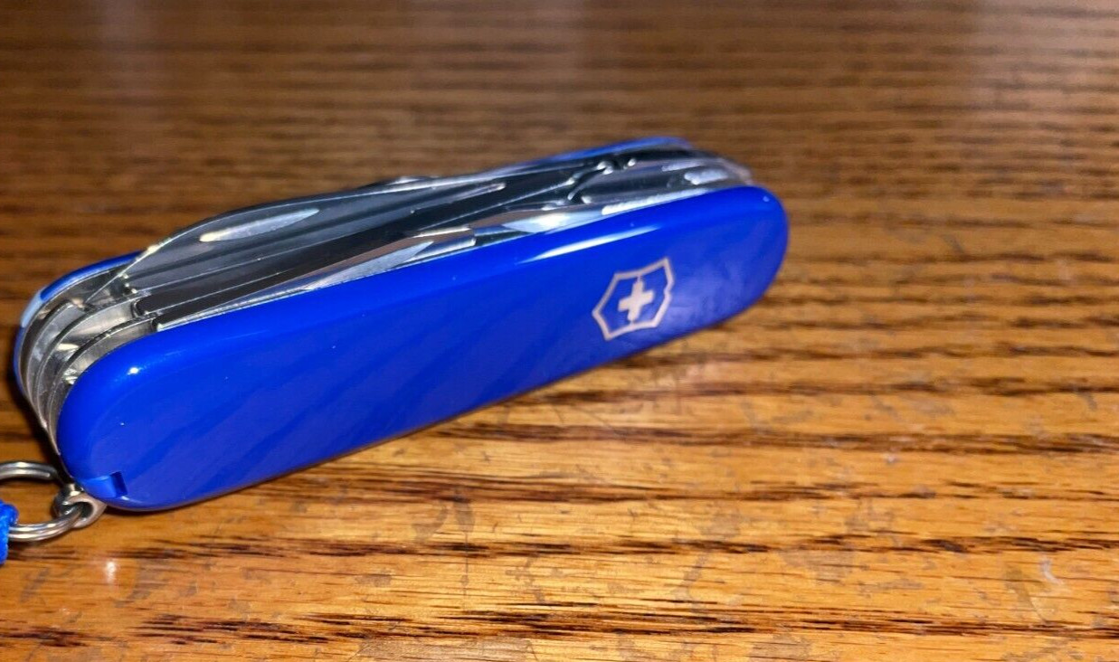 New Victorinox Swiss Army 91mm Knife  DELUXE TINKER PEN Cobalt Blue 1.4723.2P