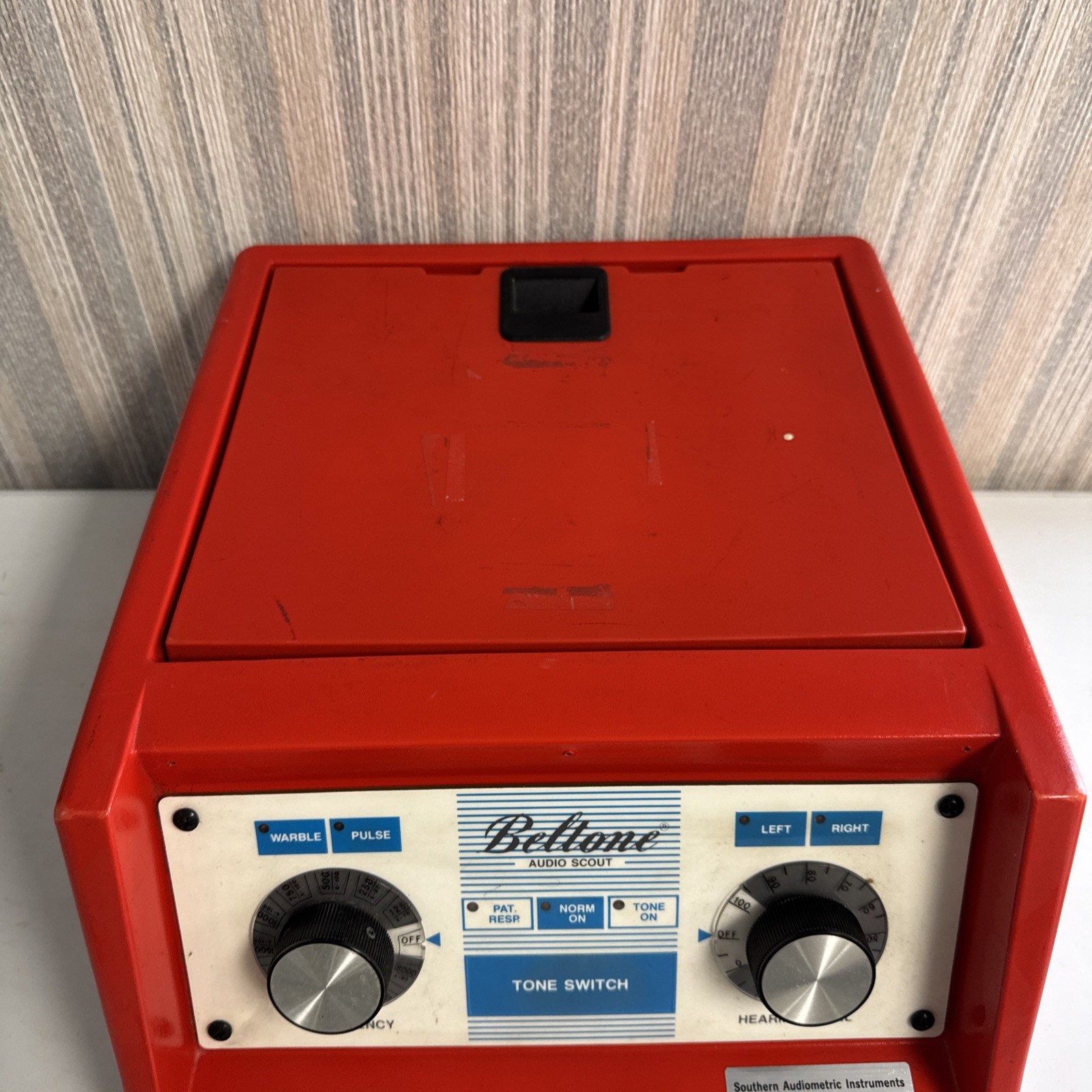 Beltone Audio Scout Audiometer w/ Headphones Medical Hearing Tone Generator