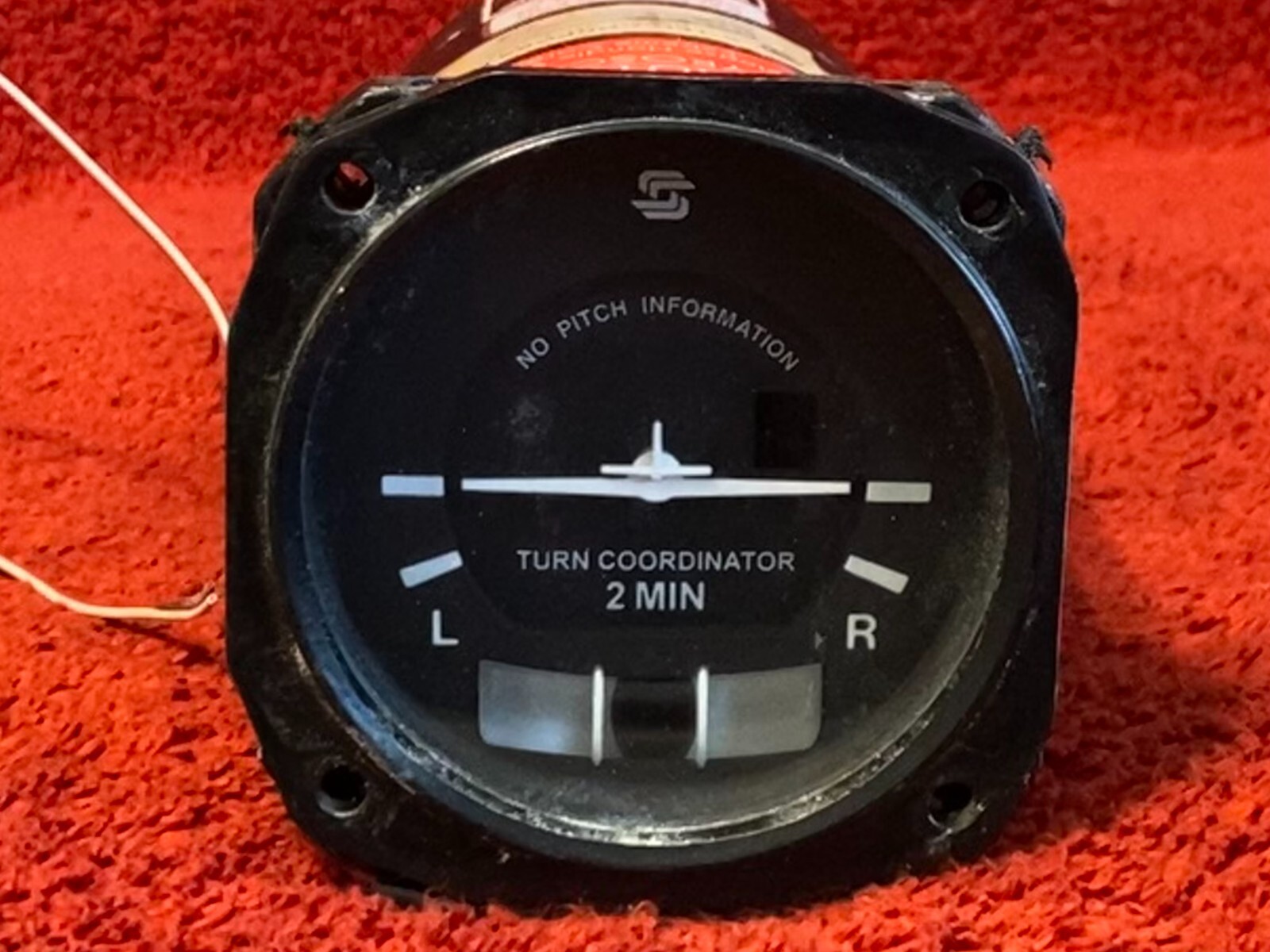 S-TEC 2-MIN TURN COORDINATOR P/N 6405-8-28L WITH CONNECTOR