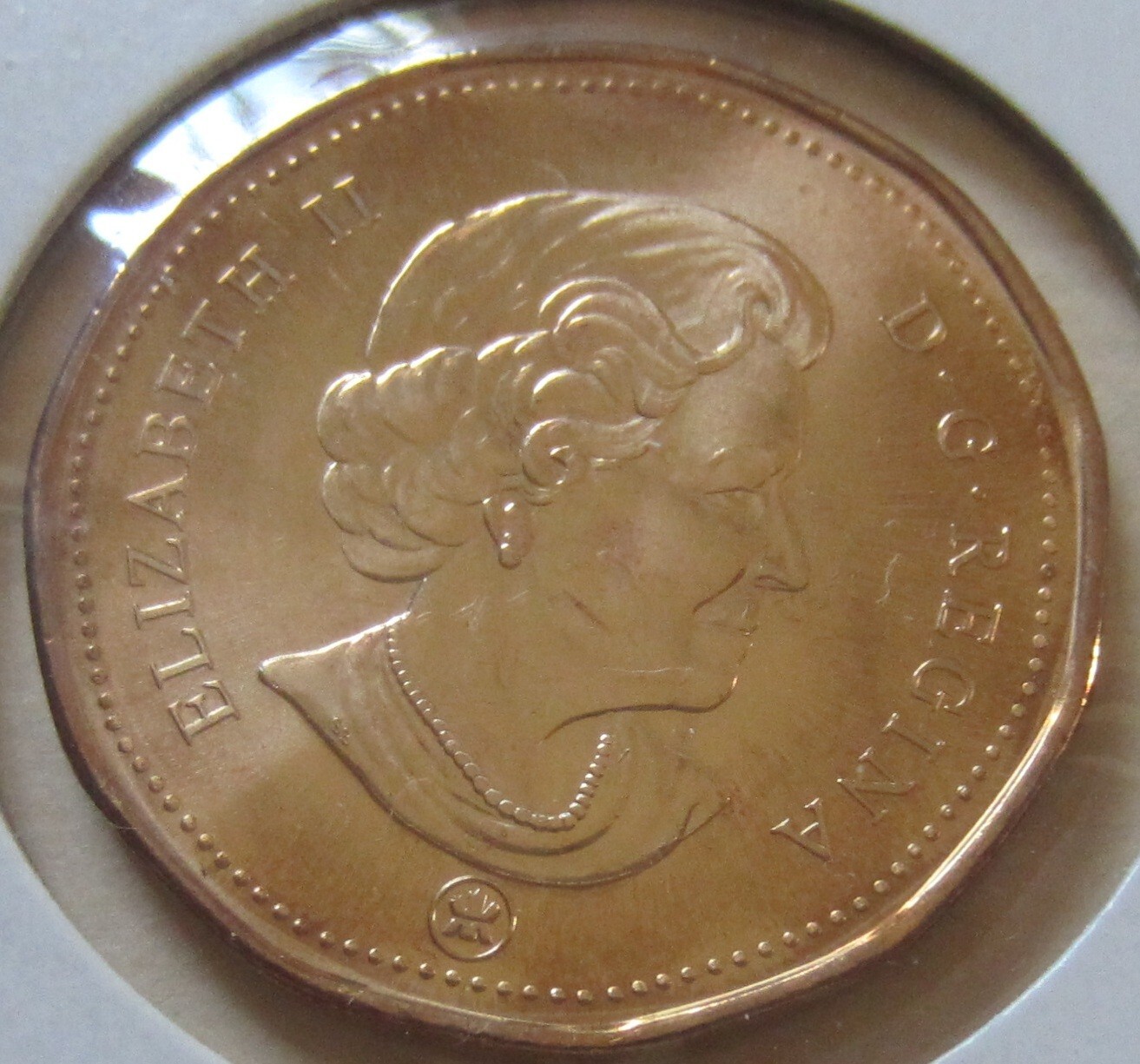 2009 Canada Regular Loonie One Dollar Coin. Mint UNC. $1 Loon