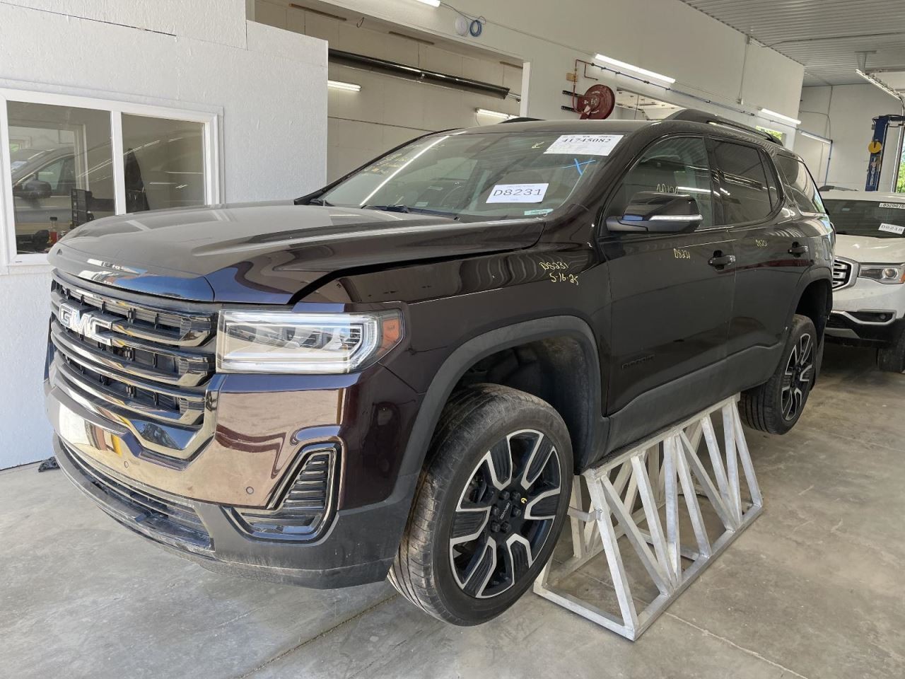 ACADIA    2021 Air Shutter 974930
