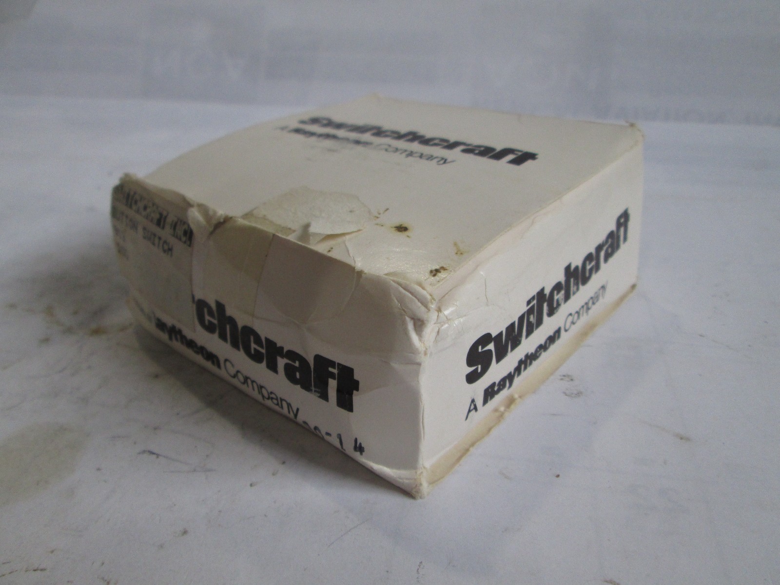 Beechcraft Push Button Switch By Switchcraft P/N 913 New