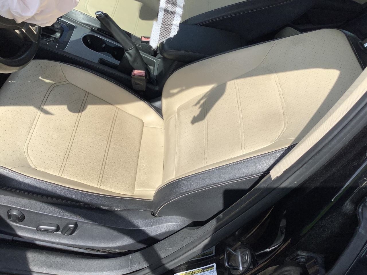 PASSAT 2014 Glove Box 4676354