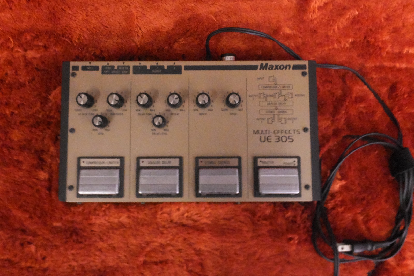 USED Maxon UE-305 UE 305 Analog Multi Pedal guitar effect 100521   U2882 251216
