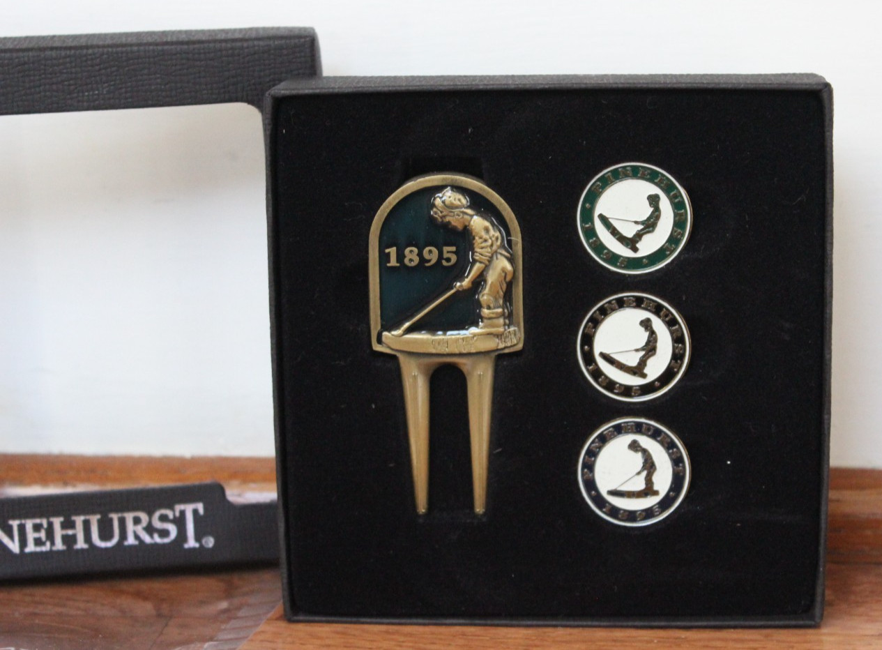 Vintage Pinehurst 1895 Divot & 3 Ball Markers GIFT SET - NEW