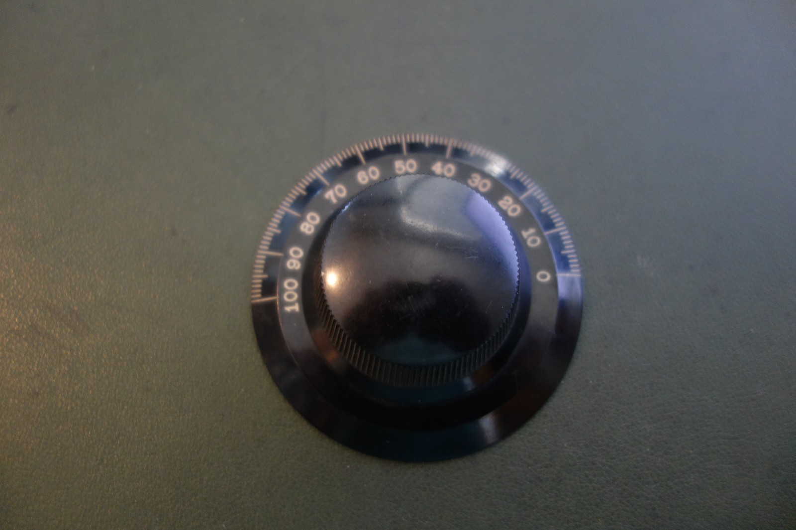 Kurz Kasch 3" 0-100 1/4" Skirted Knob Hole press fit no set screw