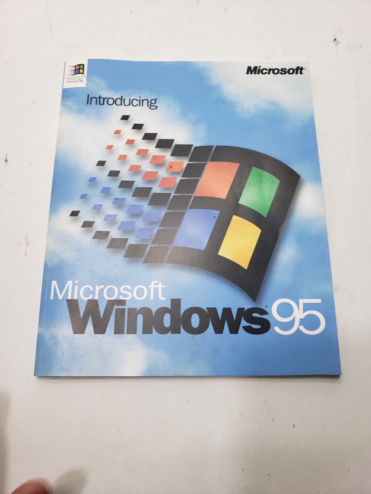 Vintage Microsoft Windows 95 Upgrade CD-ROM Complete Big Box IE Starter Kit