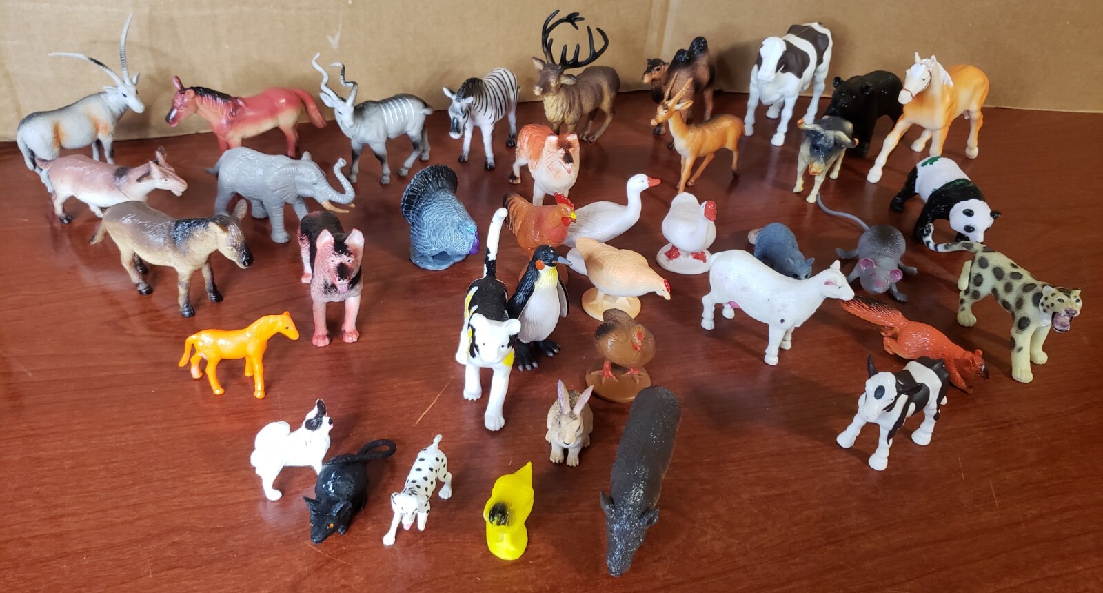 SAFARI JUNGLE FARM ANIMAL FIGURE PLASTIC MIX LOT OF 42
