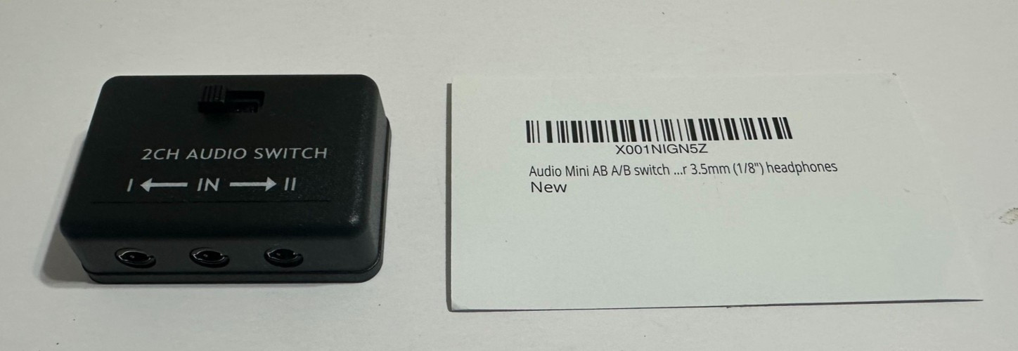 3.5mm Stereo Audio A/B Switch 2-Way Mini Selector Box 1 In 2 Out 2 In 1 Out
