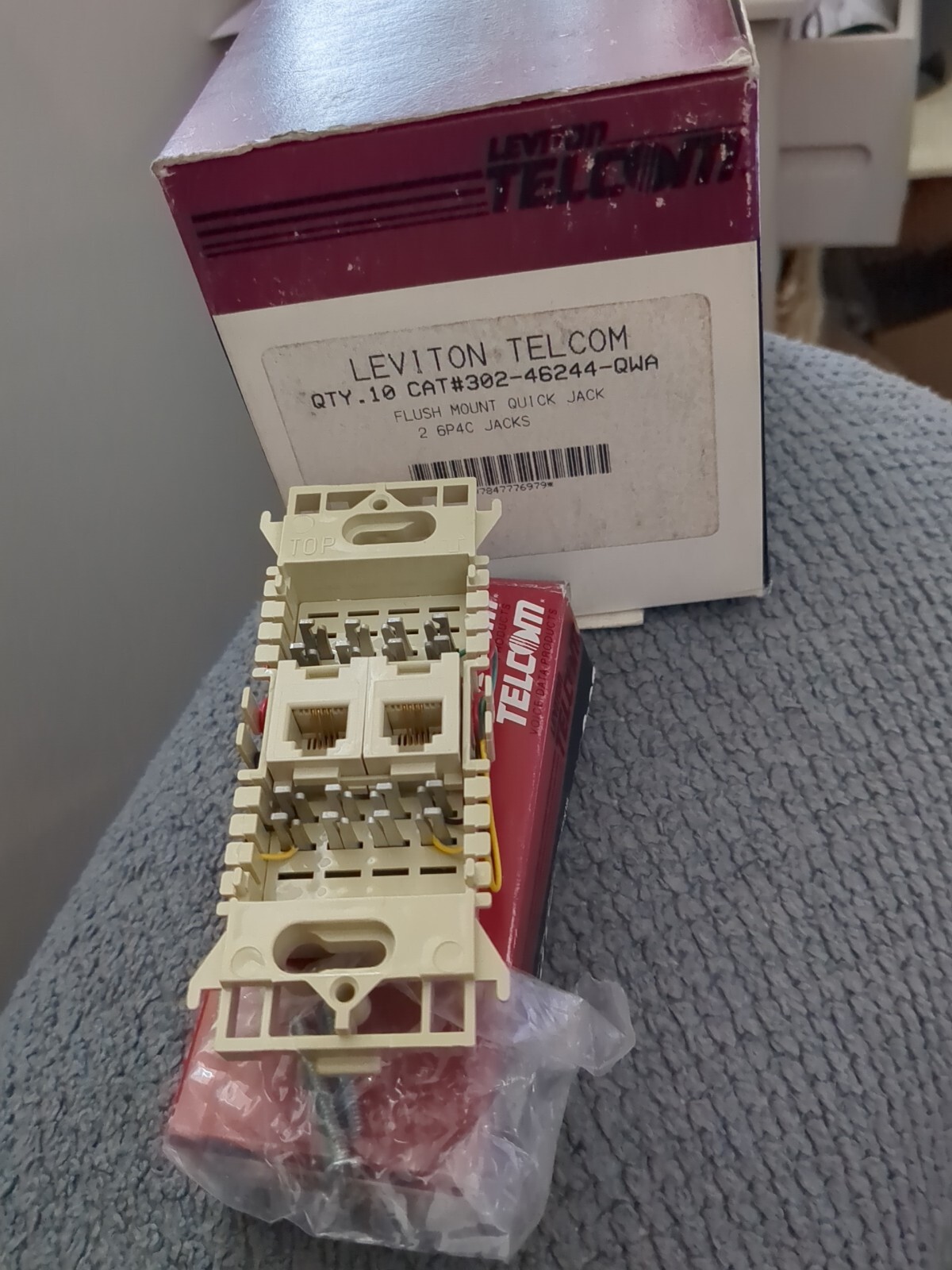 Leviton flush mount quick jack 6p4c 302-42644-QWA phone NOS