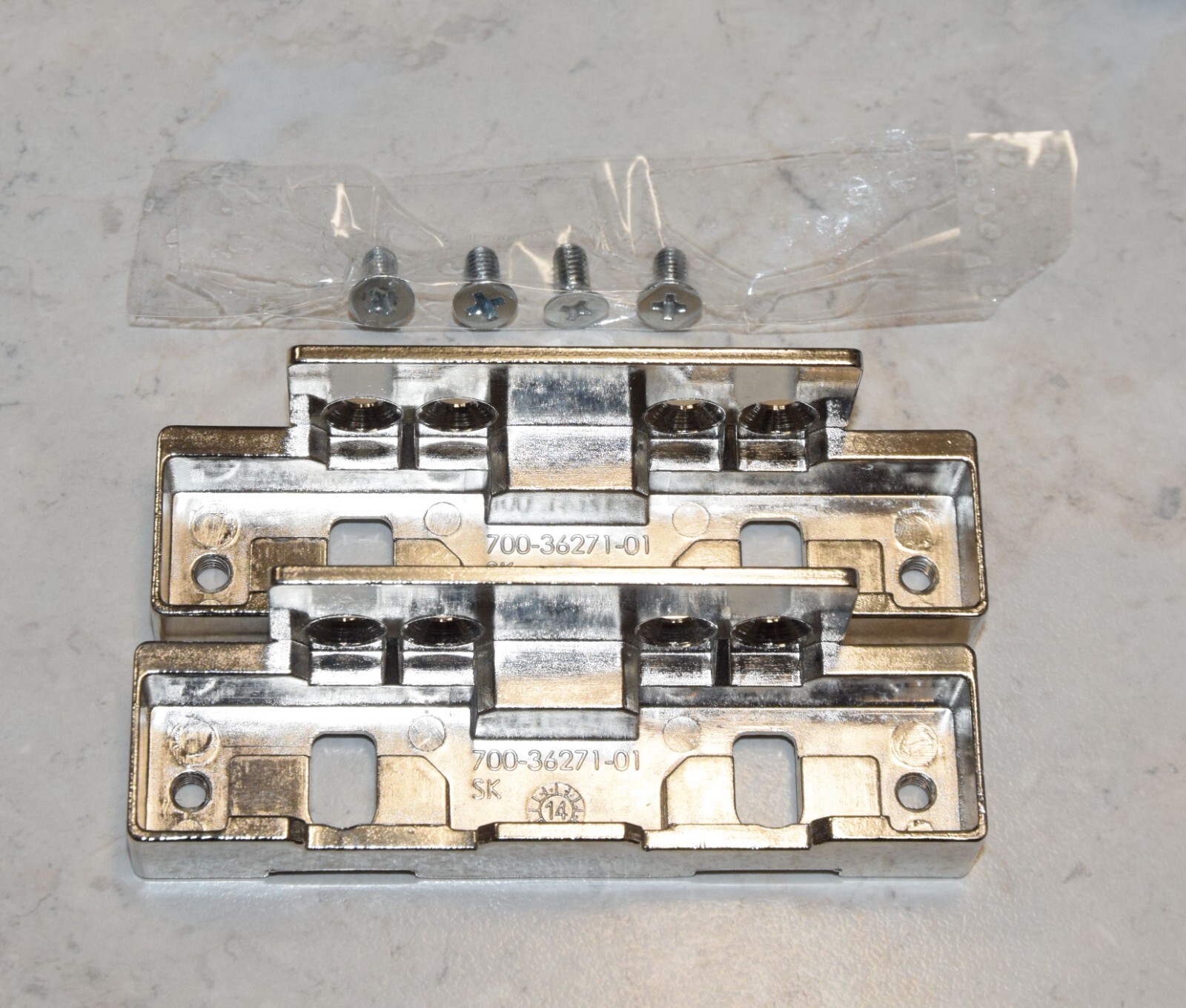 Rack Ear Set w/ Screws for Cisco ASA 5585-X Security Appliance 700-36271-01