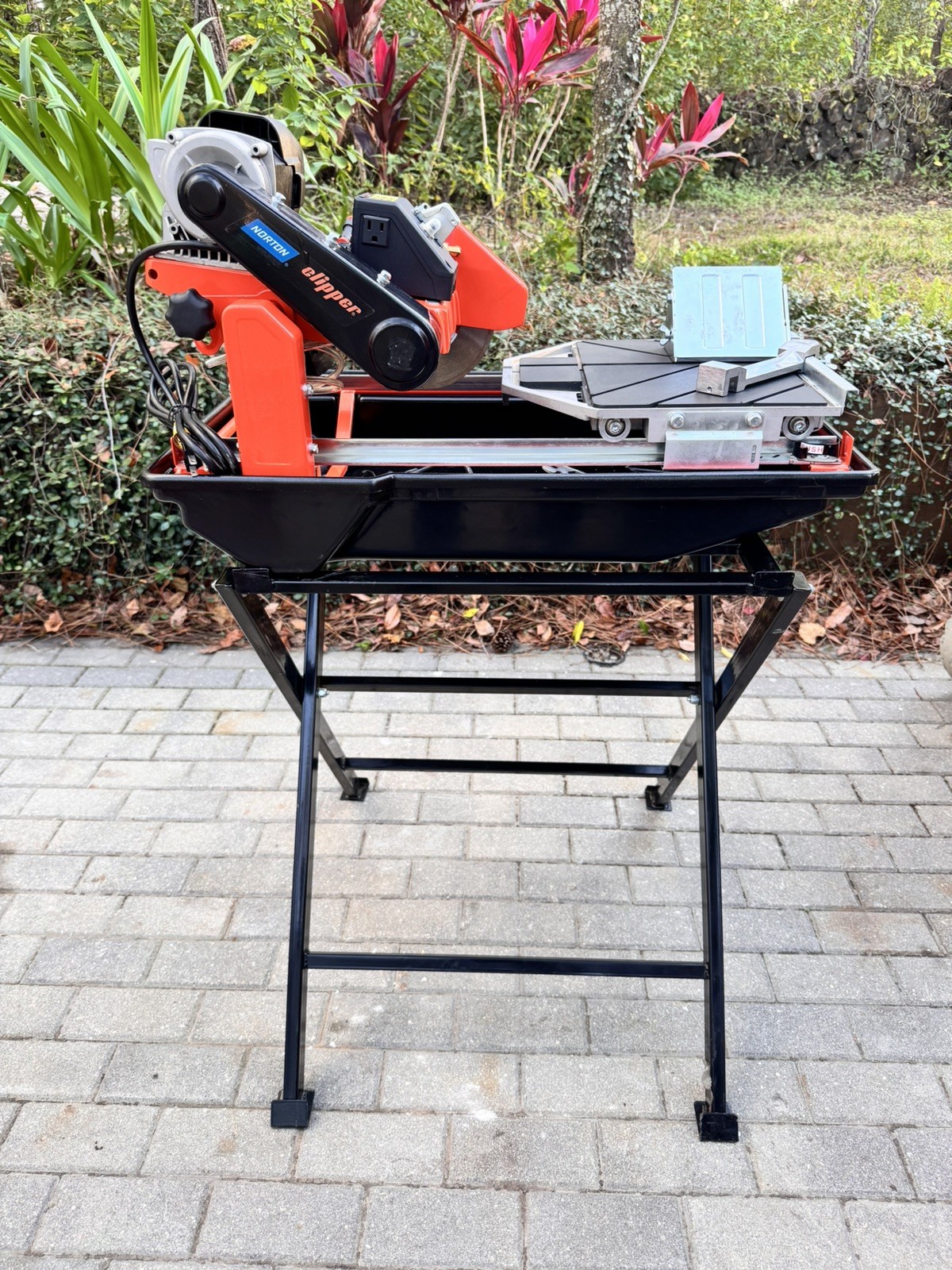 Norton Clipper CTC705 7" Tile Saw with Premium Stand
