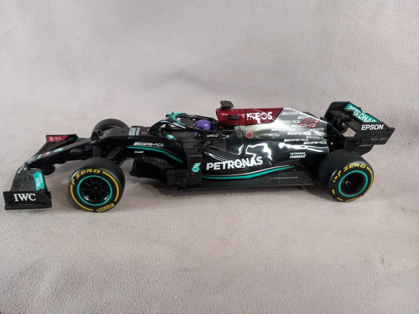 Mercedes Benz AMG F1 W12 E Performance Lewis Hamilton #44 Black 1:24 RC Maisto