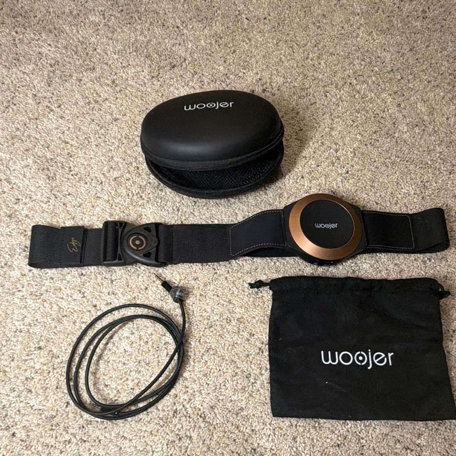Woojer Edge Haptic Strap Bluetooth Black/Gold w/ Case Pouch Audio Cable - Tested