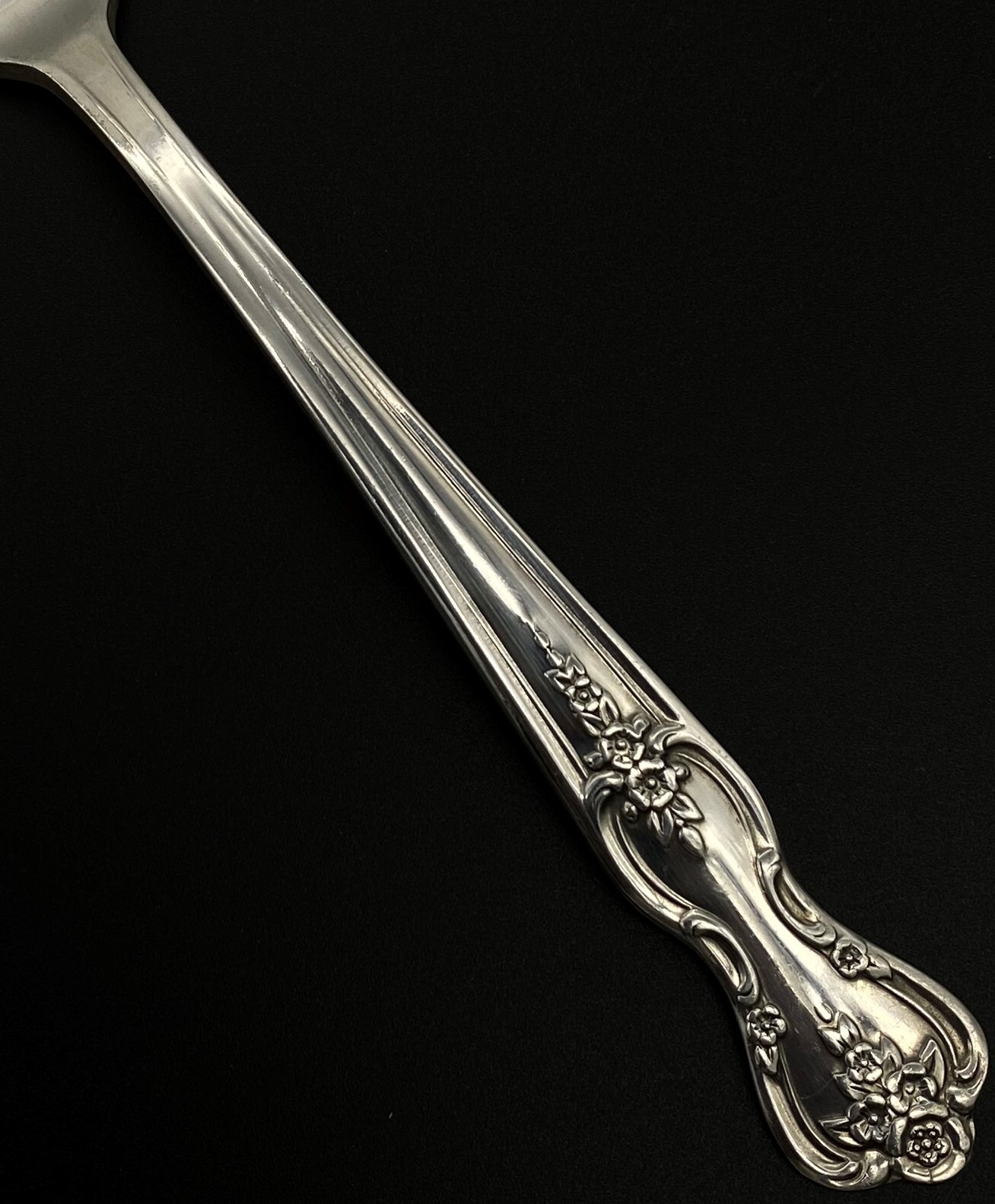 Wm Rogers (Silverplate, 1951) Inspiration - Magnolia CHOICE