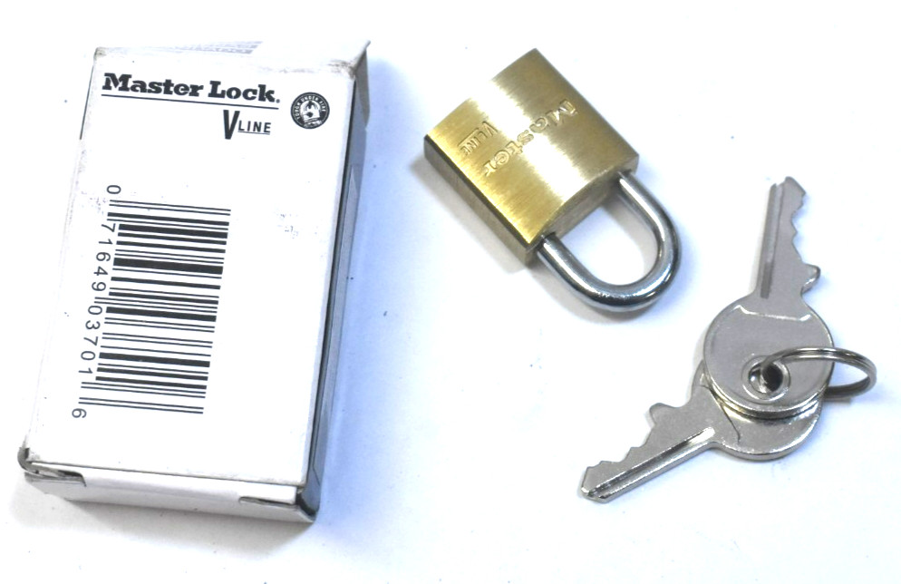 Master lock 3/4" Wide Brass Padlock w 2 Keys Weatherproof Resist Corrosion 4120