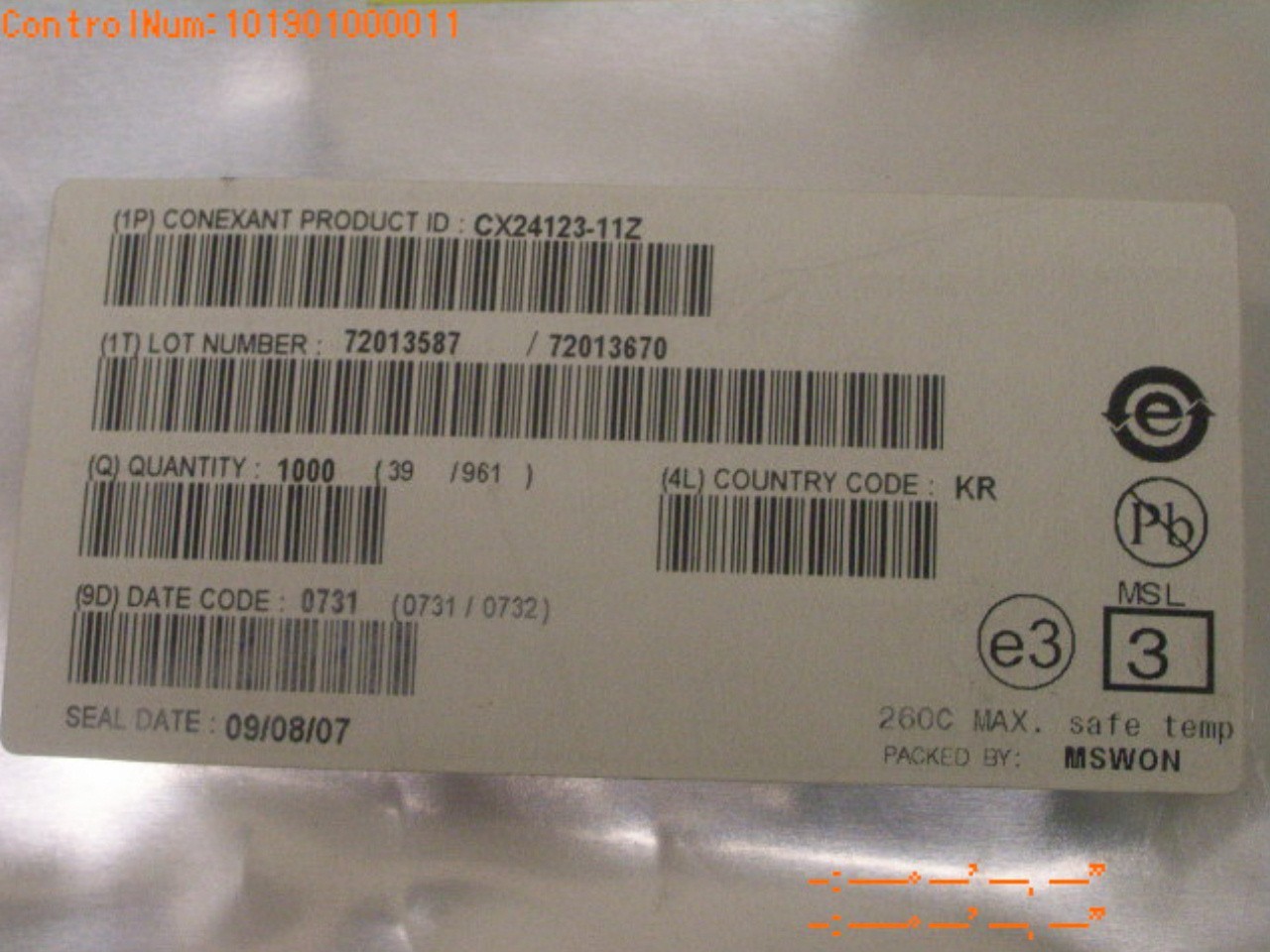 CX24123-11Z - Conexant Systems Inc - IC, DEMODULATOR/DECODER, TQFP64 ( 2 pcs