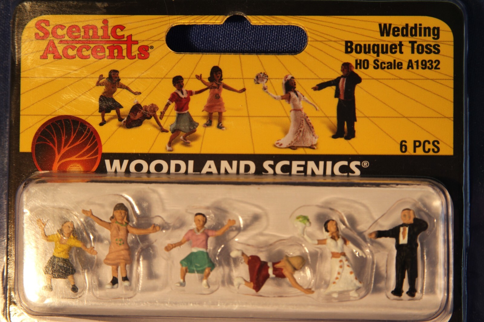 Woodland Scenics - Wedding Bouquet Toss (6 pcs.) - HO Scale - A1932