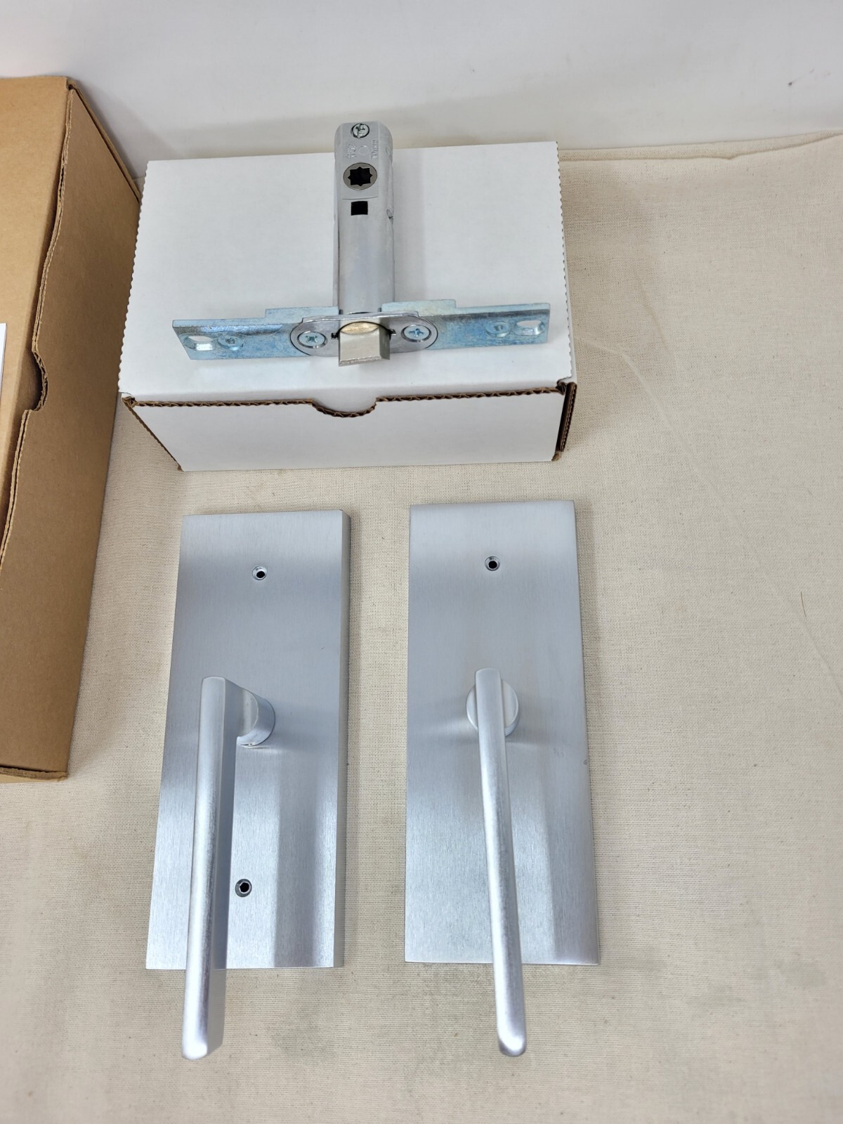 Tubular Passage Leverset Finish Stainless 2 3/4 Basket 270xE44 Door