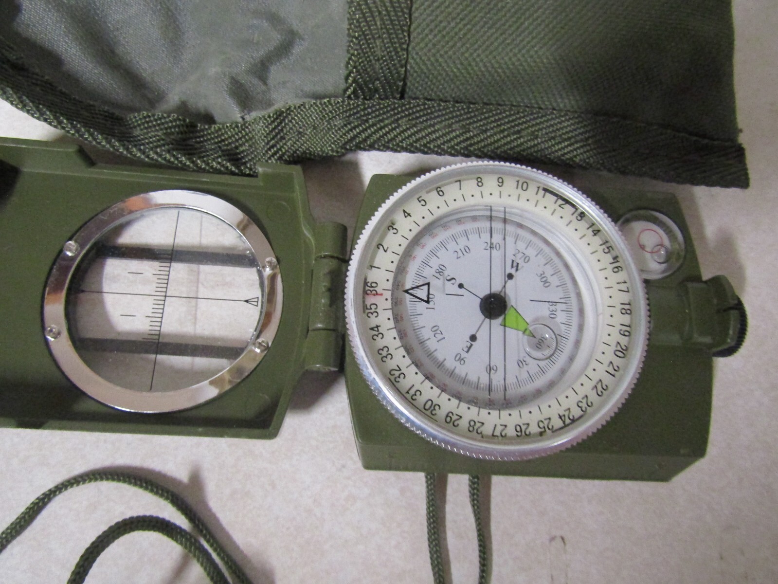 MILITARY GERMAN OR BRITISH MADE COMPASS PRIMATIC WITH CASE