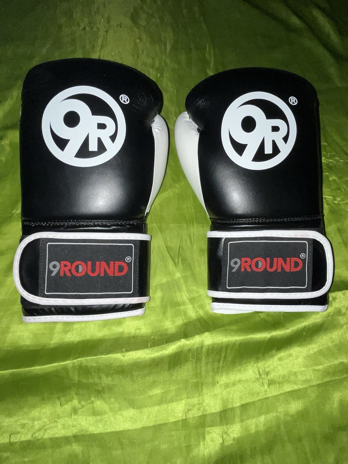 9 ROUND  Boxing Gloves 10oz Black White Hook And Loop Straps