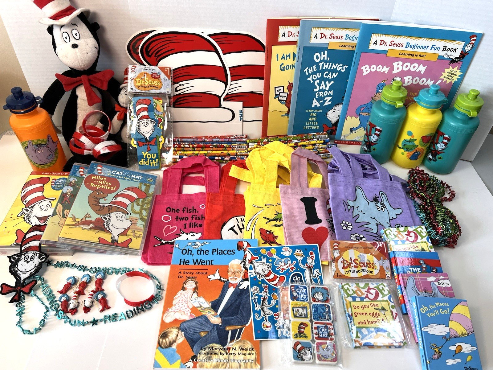 Cat in the Hat Teachers Class Bundle-Books, DVD's, Goody Bags, Pencils, Plush ++