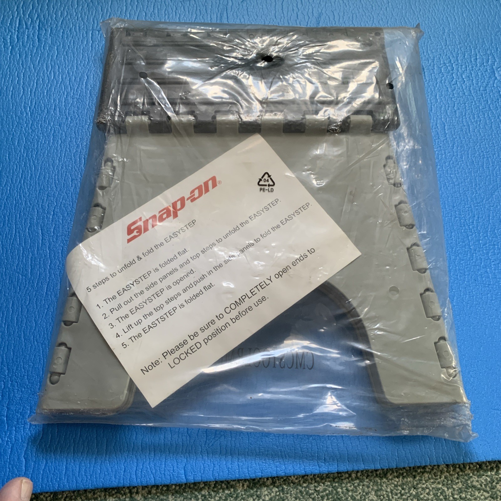 Snap On racing Folding Step / Stool grey & black