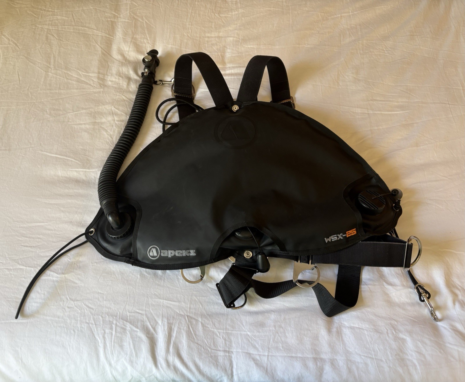 Apeks WSX25 Sidemount System Wing in Black With Harness and Pouch