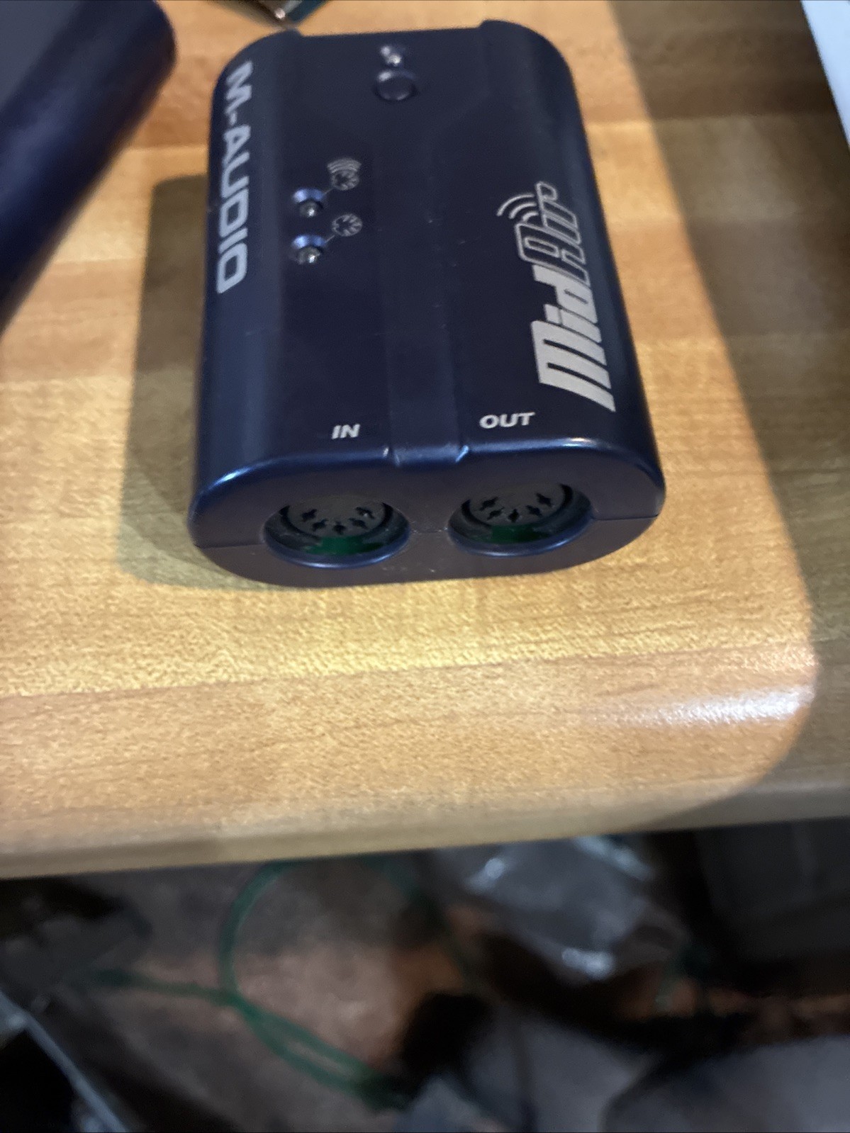 MIDAIR WIRELESS MIDI Transmitter And Receiver