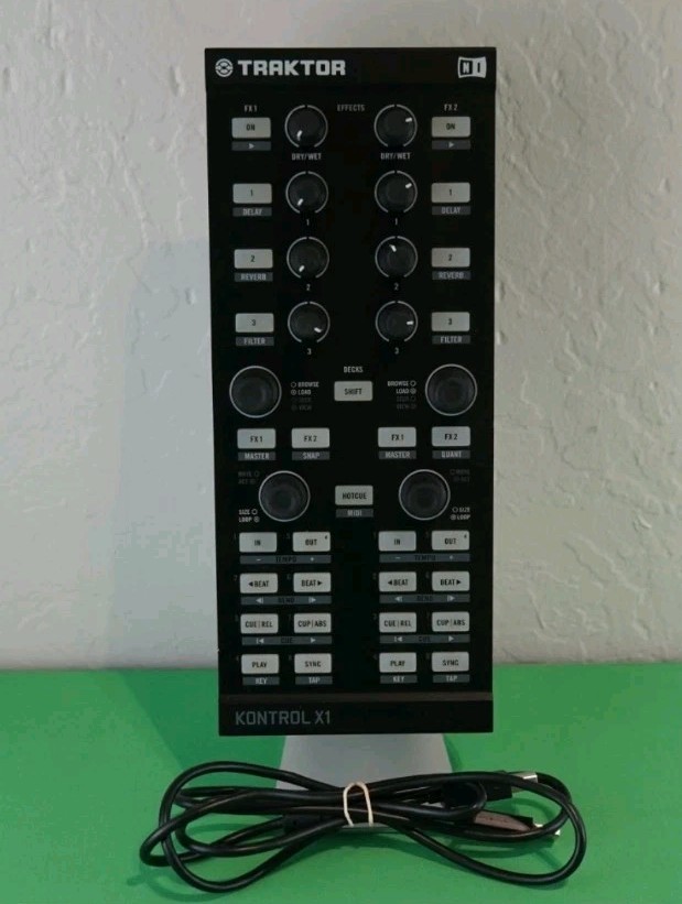 Used Native Instruments Traktor Kontrol X1 MK1 w/Cord
